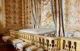 Versailles Palace & Marie-Antoinette's Estate Full Day Private Tour from Paris