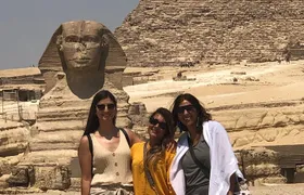 Private tour to Giza Pyramids,Sphinx,Egyptian Museum with Local Lunch