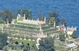 Isola Bella: Hop-on Hop-off Boat Tour from Stresa