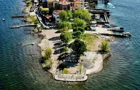 Isola Pescatori and Isola Bella hop-on hop-off boat tour from Stresa