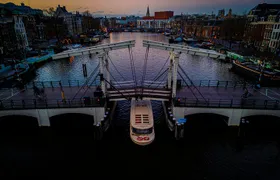 Amsterdam Canal Cruise with Live Guide and Onboard Bar