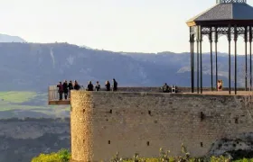 Ronda & Setenil de las Bodegas from Málaga: Guided Group Tour