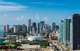 Miami bus and boat tour combo with free bike rental in South Beach