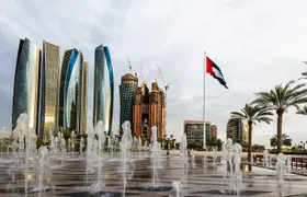 From Abu Dhabi: Sheikh Zayed Mosque, Royal Palace & Etihad Tower