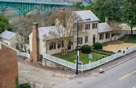 Self-Guided Scavenger Hunt: Knoxville's Perfect Blend