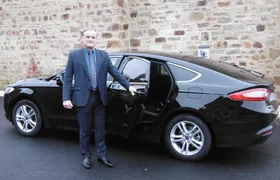 Chauffered driven car for one or several days (Rent minimum of 8 hours with a maximum of 25 kms per hour)
Предоставление автомобиля с водителем