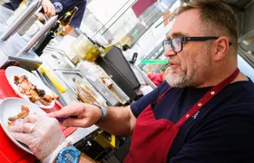 Vienna's Highlights: Food, Coffee and Market Walking Tour