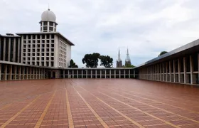 Private FullDay Jakarta Wonderfull Tour with Lunch & Souvenir