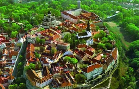 Tallinn Sightseeing Tour by Coach and Foot