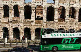 Rome: Civitavecchia Transfer + Hop-on Hop-off Bus Tour Combi